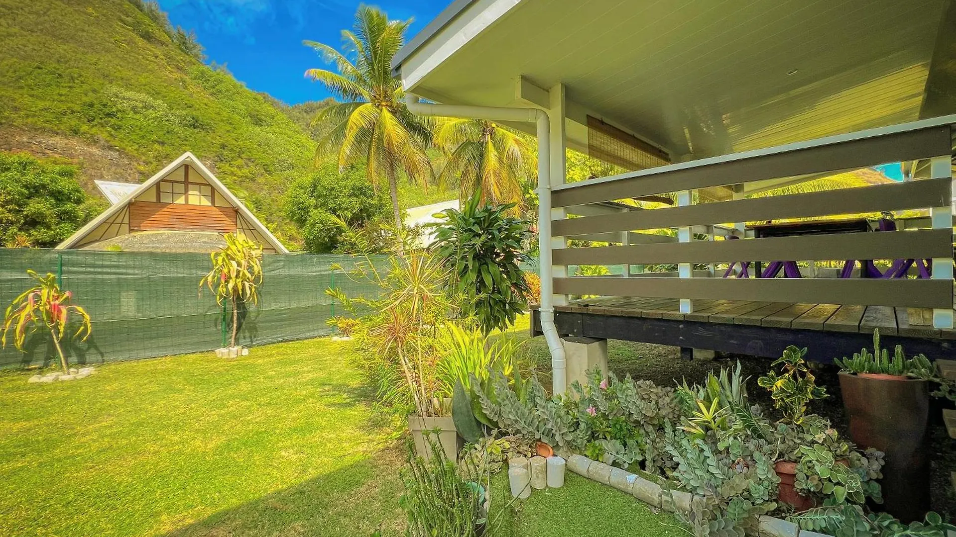 Heinani Lodge Tiahura Moorea French Polynesia