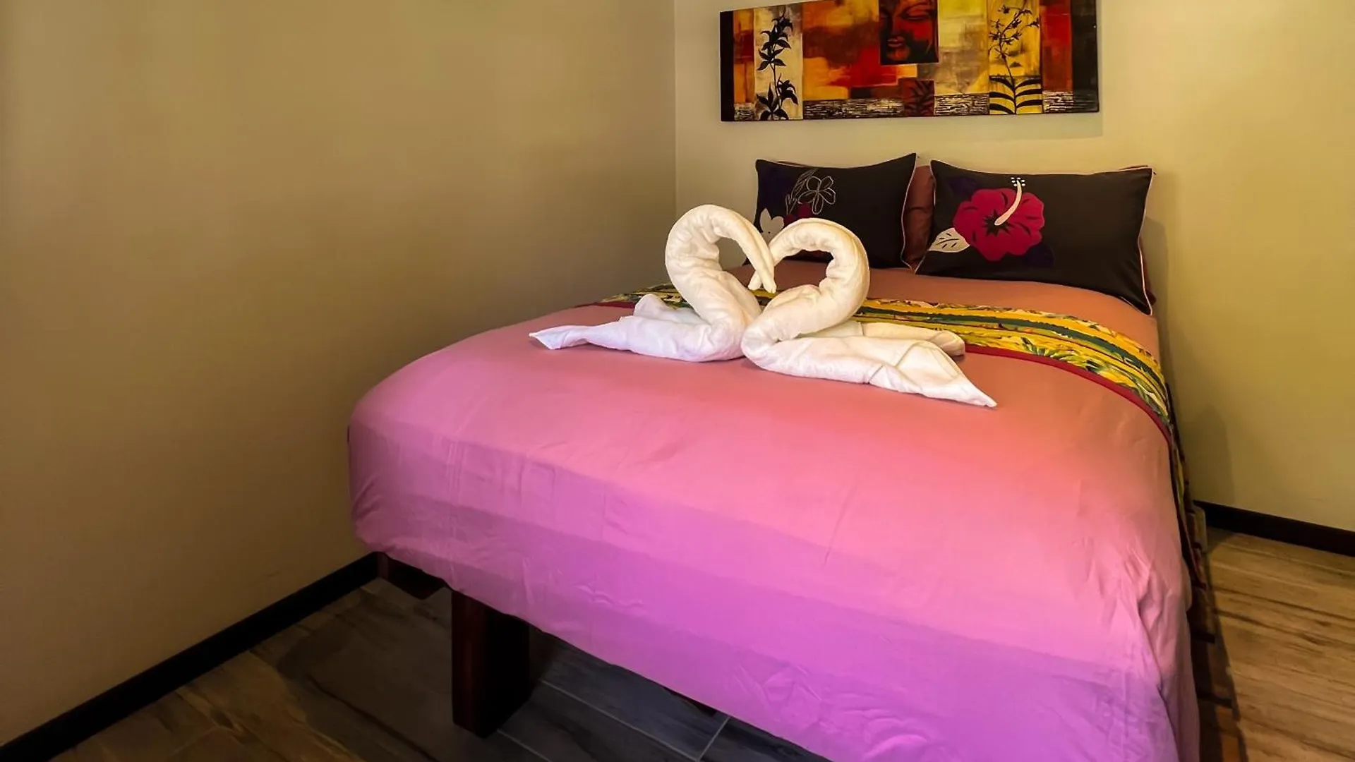 Heinani Lodge Tiahura Moorea Villa